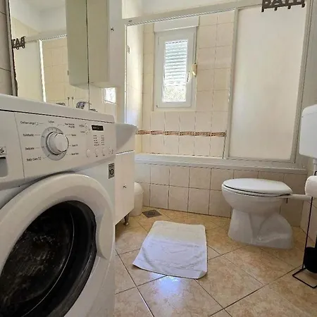 Apartment With Parking Space Barbat, Rab - 24096