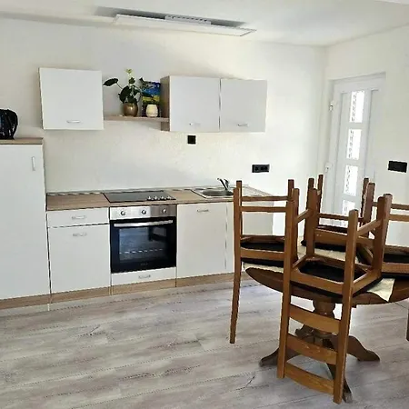 Appartamento With Parking Space Barbat, Rab - 24096